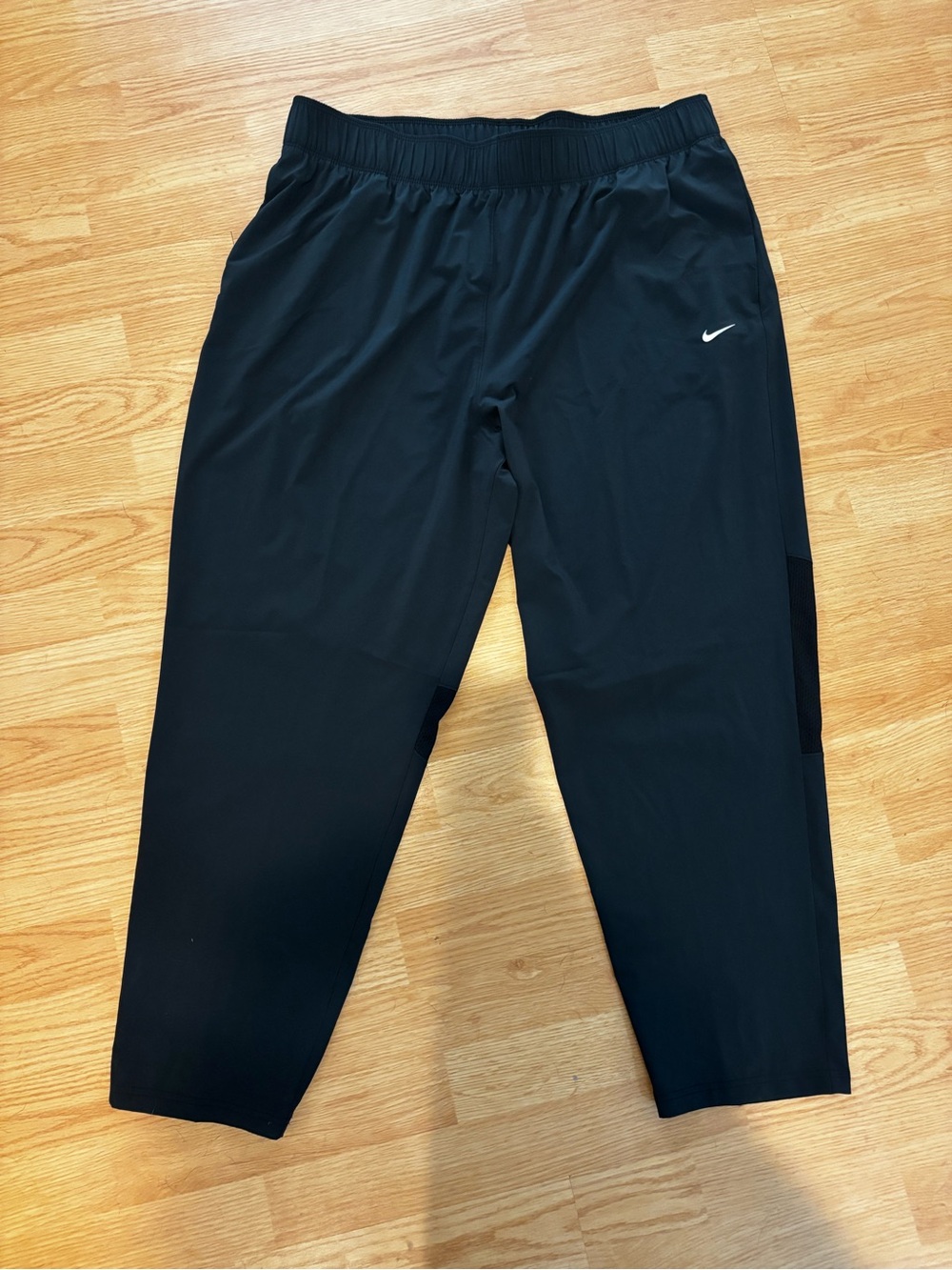 NWT Nike dri fit fast standard fit 7/8 joggers XL black pockets mesh mid rise